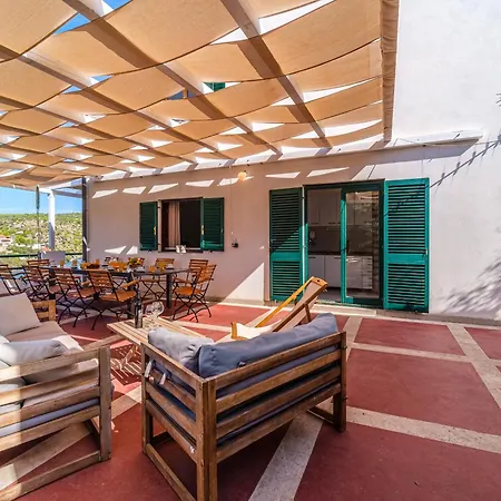 Tudor Apartamento Bobovisca