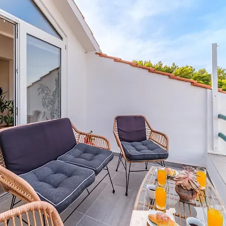 Tudor Апартаменты