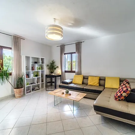 Апартаменты Tudor Bobovisca